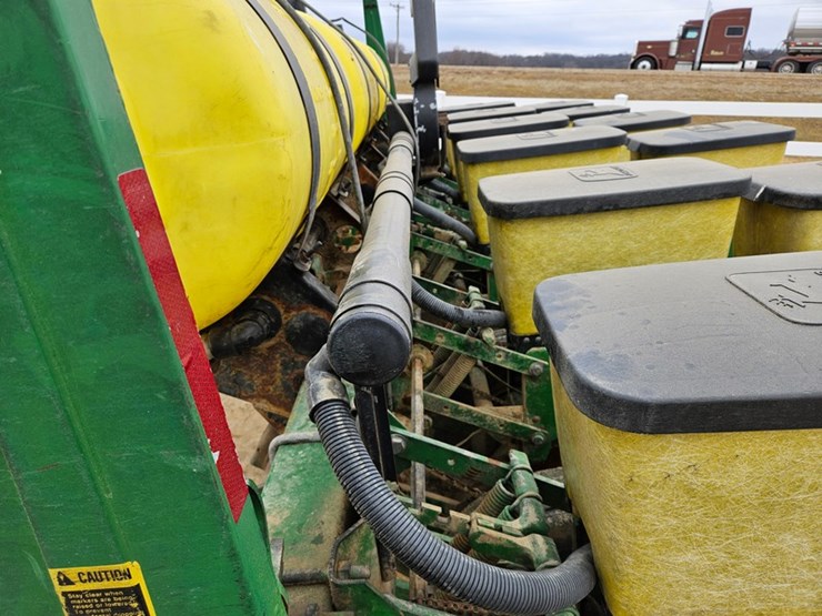 john-deere-7200-image-29