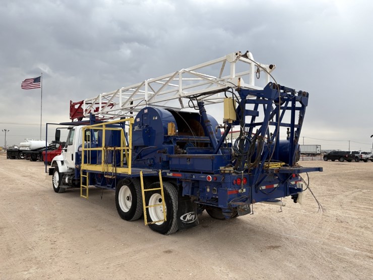 2005-international-7400-image-12