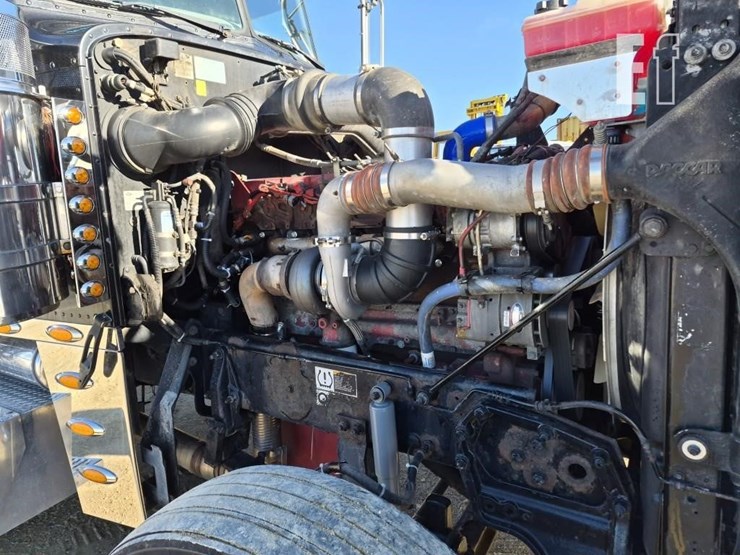 2013-peterbilt-388-image-30