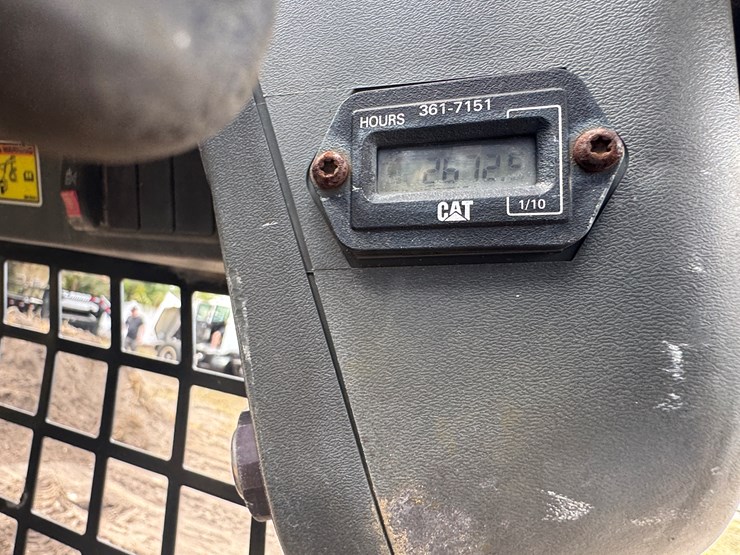 2014-caterpillar-226b3-image-28