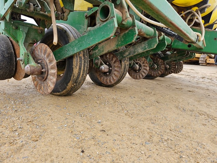 john-deere-7200-image-16