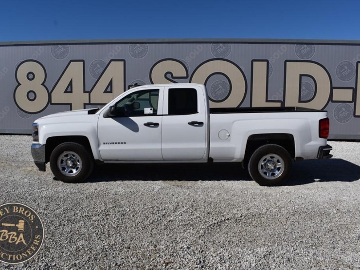 2017-chevrolet-silverado-1500-image-2