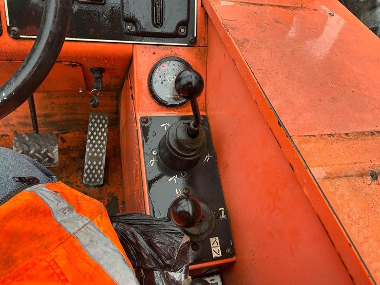 sky-trak-6042-image-20