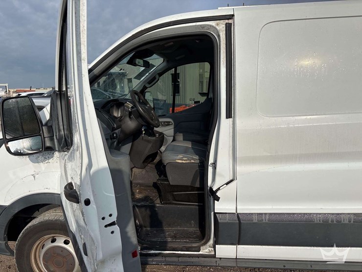 2017-ford-transit-image-34