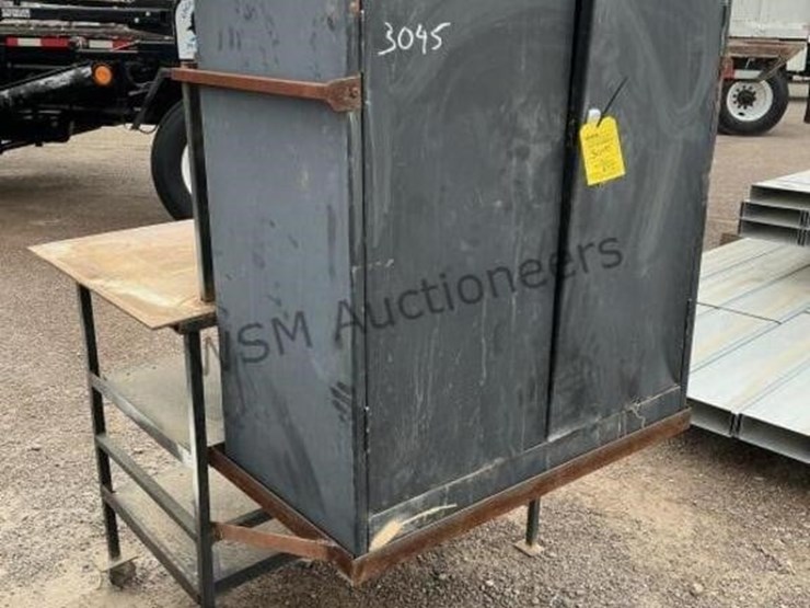 28in-x-4ft-steel-work-table-w/-vice-&-cabinet-image-1