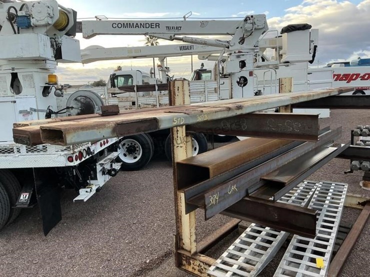 (3)-sticks-of-3in-x-8in-rectangular-tubing-image-1