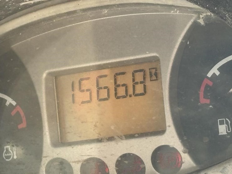 2019-bobcat-t770-image-34