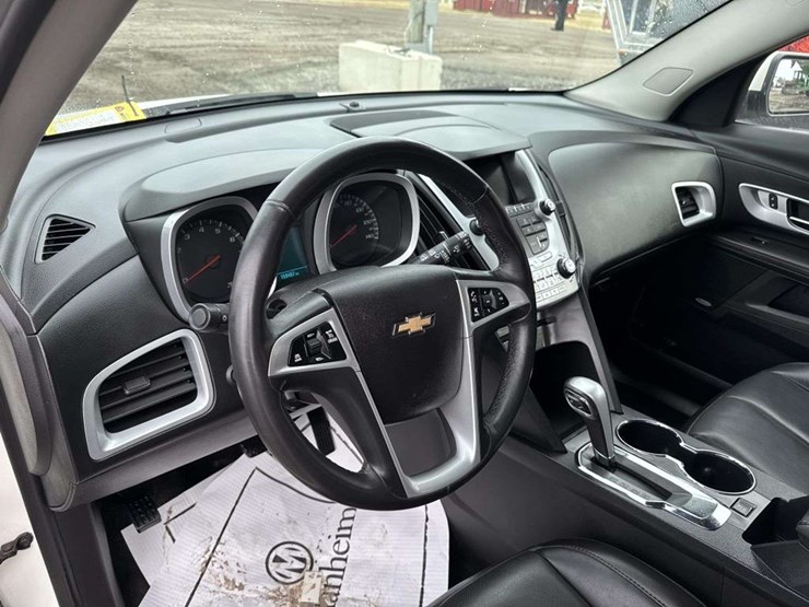 2014-chevrolet-equinox-lt-image-22