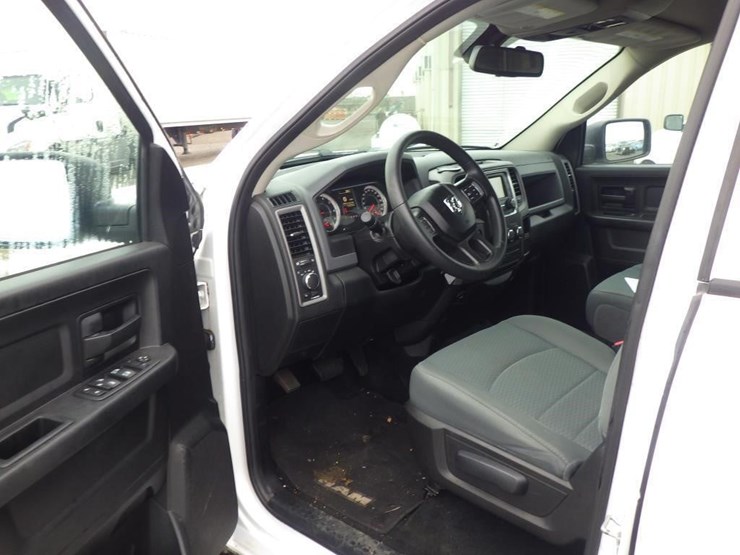 2016-dodge-1500-image-5