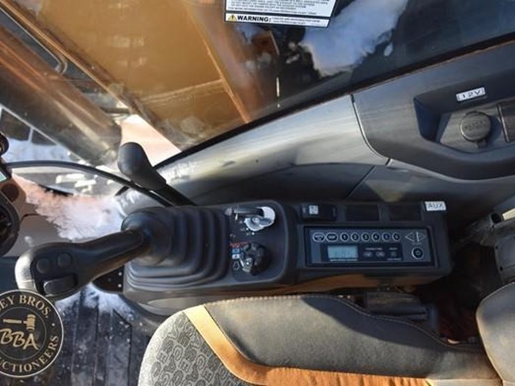 2022-case-cx75csr-image-49