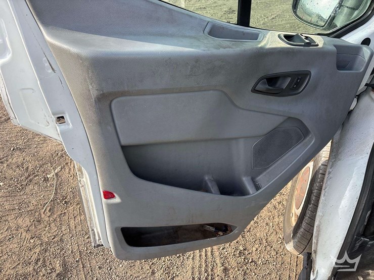 2017-ford-transit-image-35