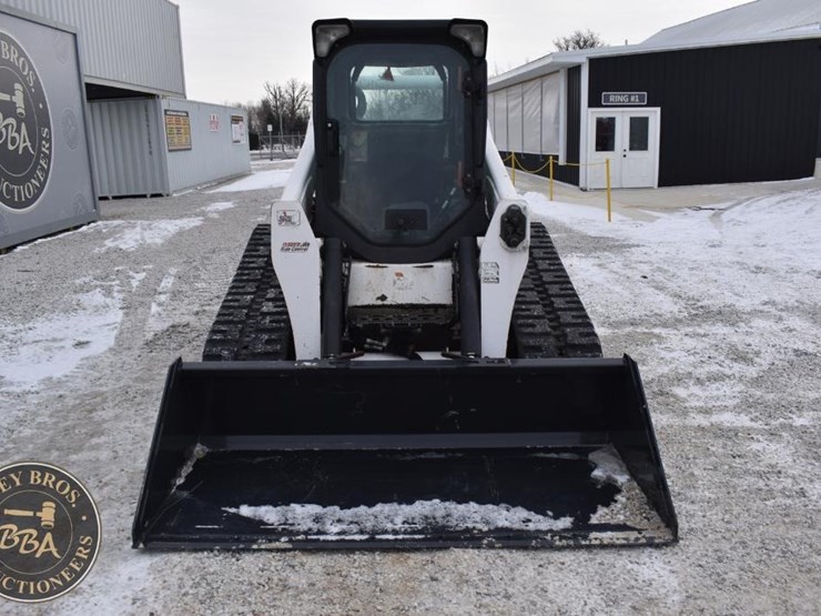 2021-bobcat-t870-image-70