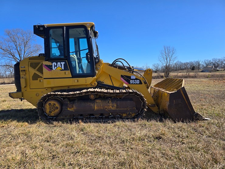 2015-caterpillar-953d-image-25