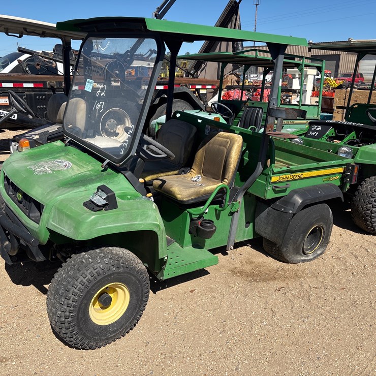 JOHN DEERE GATOR