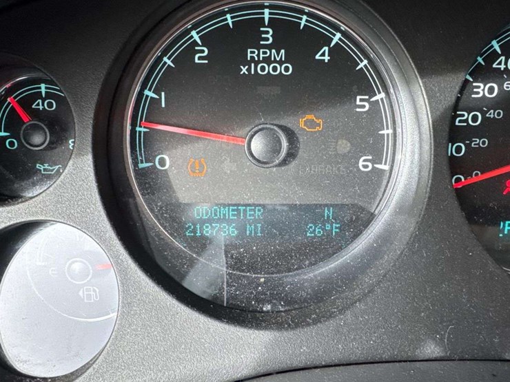 2010-chevrolet-tahoe-lt-image-23