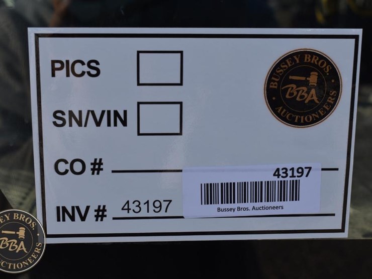 2020-caterpillar-320-image-50