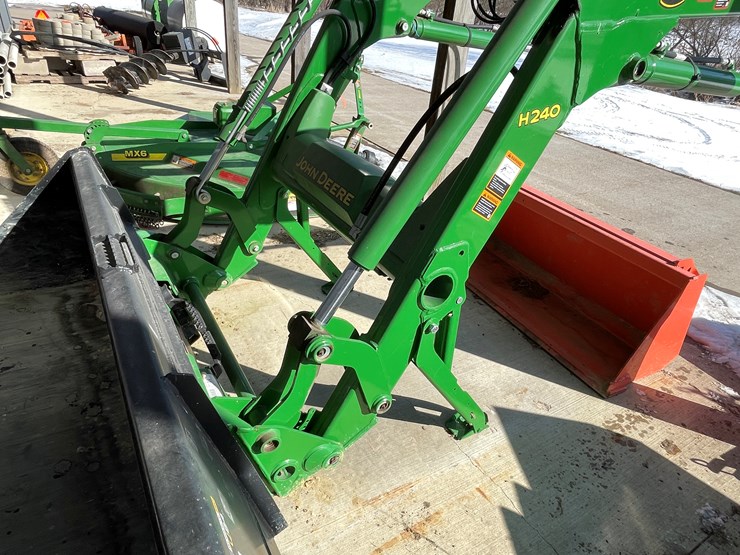 2015-john-deere-5075e-image-19