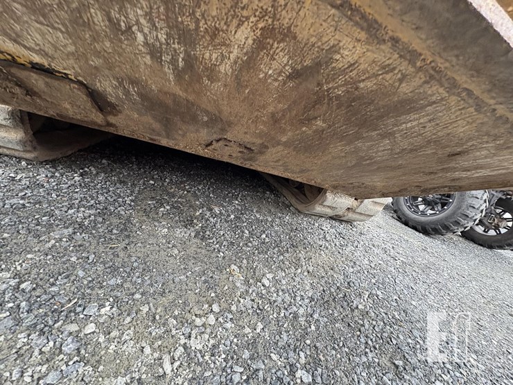 2017-deere-333g-image-11