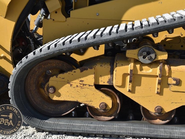 2022-caterpillar-259d3-image-32