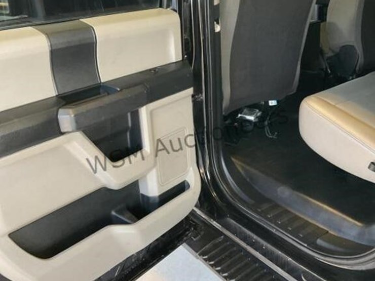 2020-ford-f150-image-26