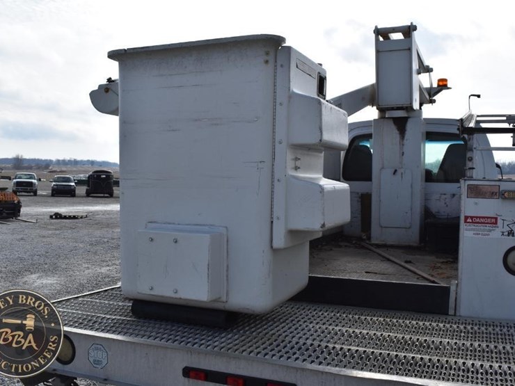 2008-gmc-topkick-c5500-image-26