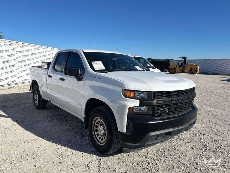 2021-chevrolet-silverado-1500-image-2