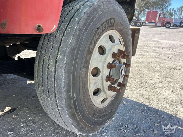 1995-ford-lt9000-image-47