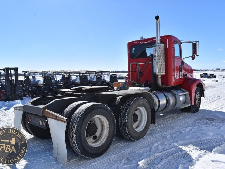 2005-peterbilt-385-image-5