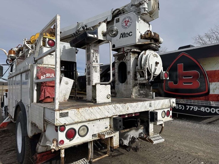 2000-freightliner-fl70-image-20