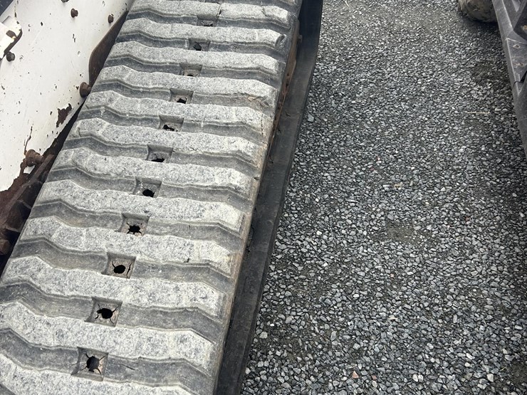 2011-bobcat-t650-image-11