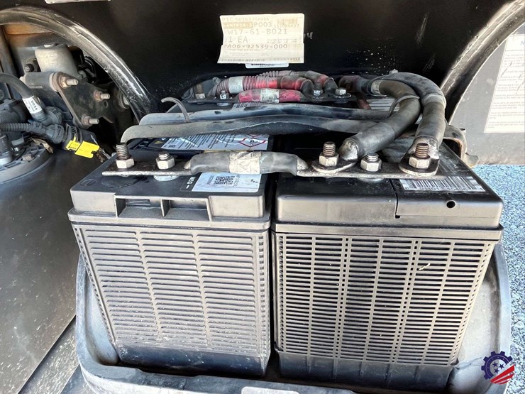 2019-freightliner-m2-s/a-box-truck-image-24