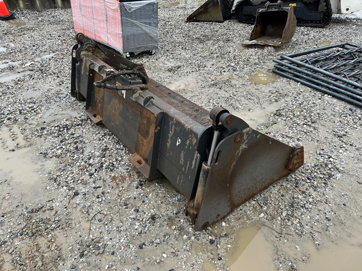 86”-4in1-skid-steer-bucket-image-3