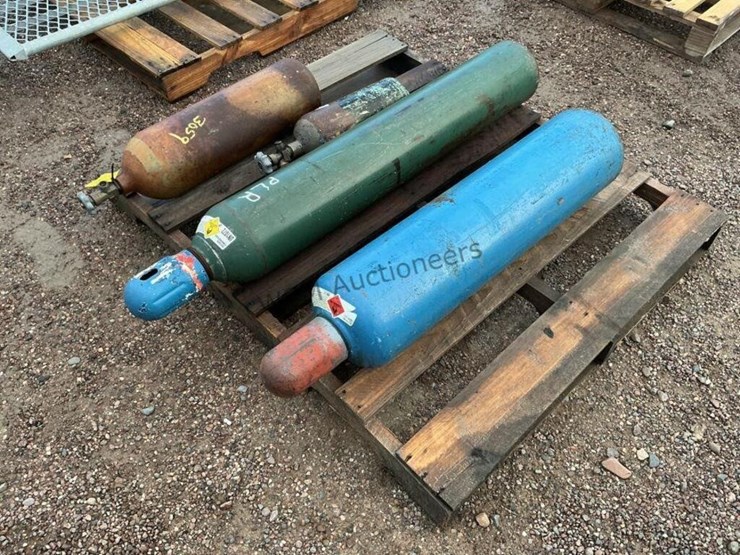 pallet-of-asst-welding-gas-tanks-image-3