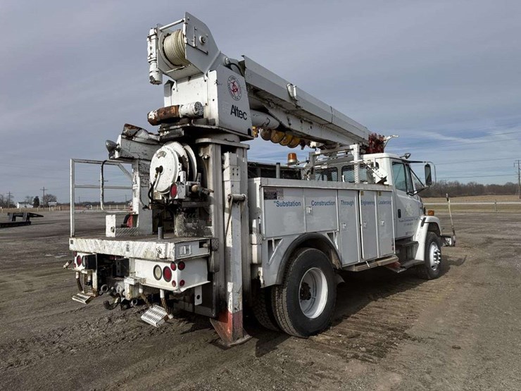 2000-freightliner-fl70-image-5