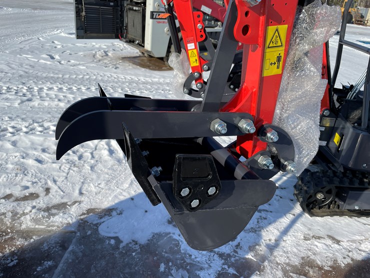 #5378-•-mx15rx-mini-excavator-image-13