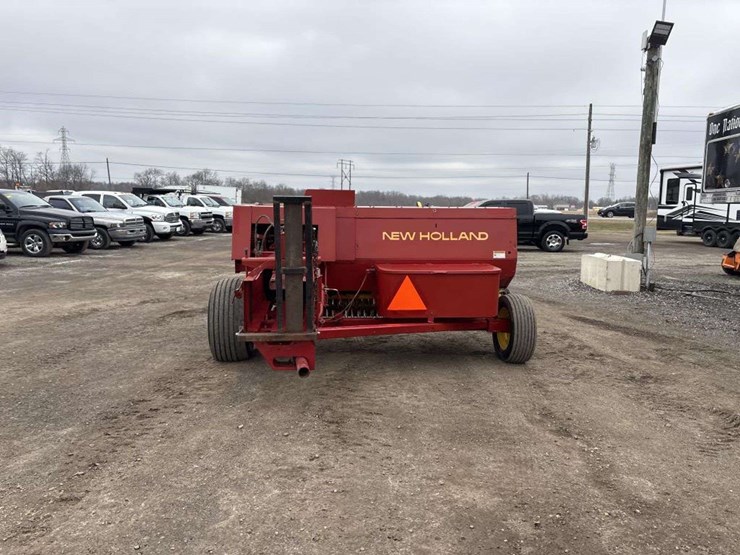 new-holland-575-image-3