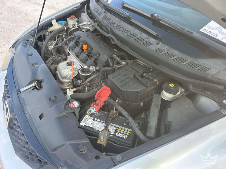 2011-honda-civic-coupe-image-8