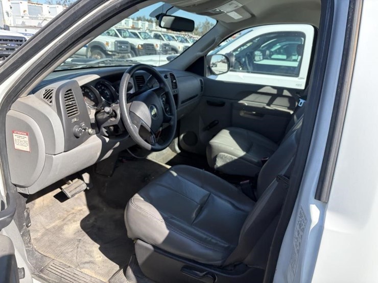 2011-chevrolet-2500-image-7