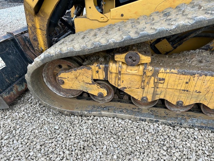 2020-caterpillar-279d3-image-18