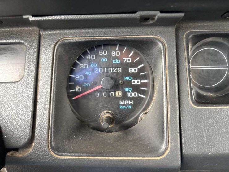 1999-jeep-wrangler-image-24