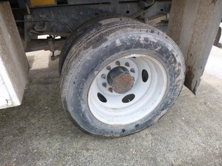 2013-ford-f550-image-26