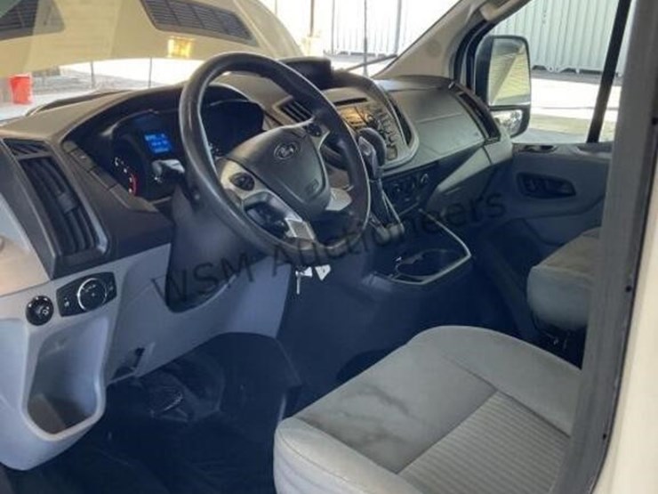 2015-ford-transit-image-25