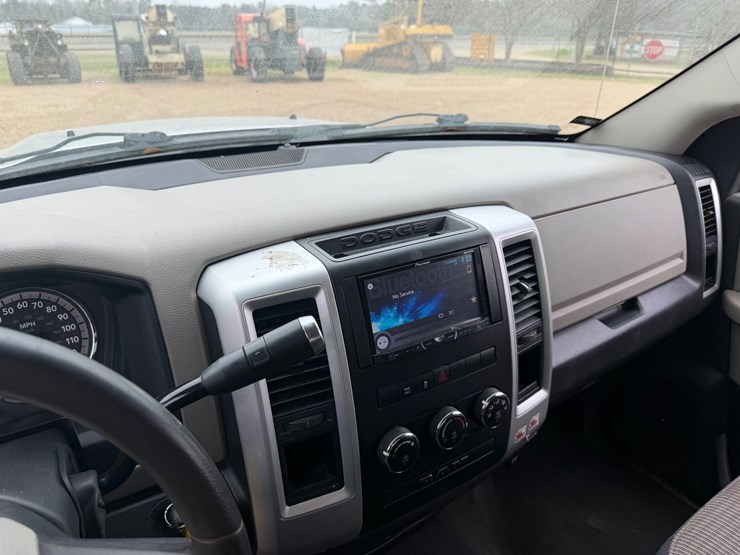 2011-dodge-1500-image-9