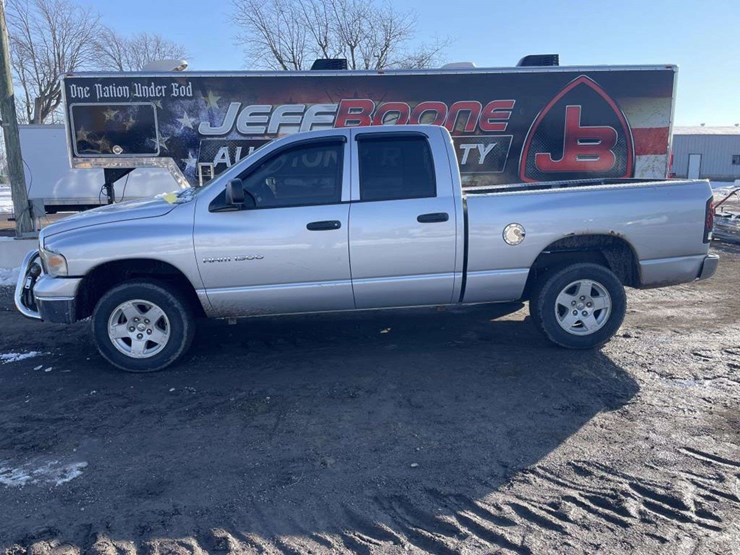 2005-dodge-ram-1500-image-2