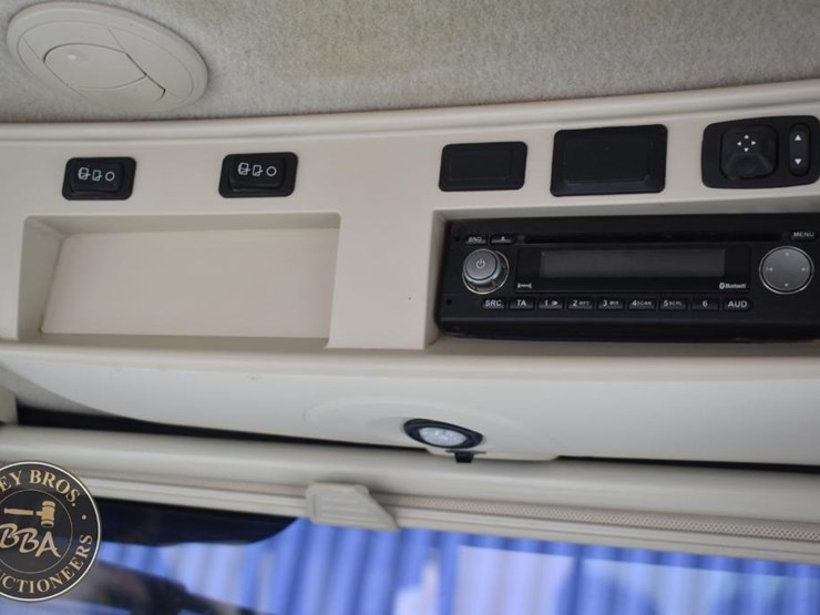 2014-john-deere-8345r-image-47