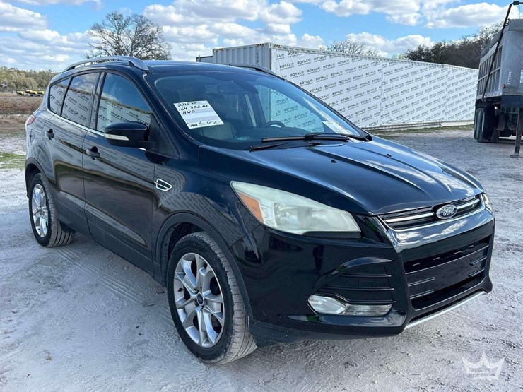 2015-ford-escape-titanium-image-2