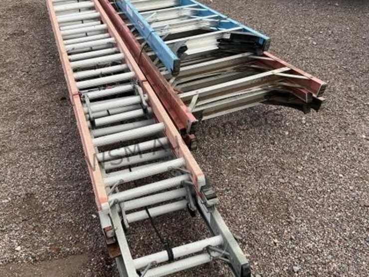 pallet-of-asst-step-and-extension-ladders-image-2