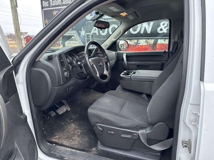 2011-gmc-sierra-1500-image-13