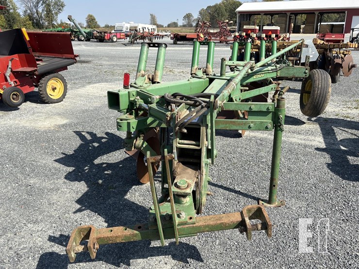 john-deere-2500-image-3