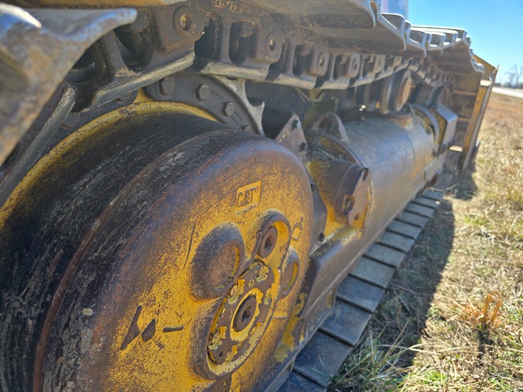 2015-caterpillar-953d-image-62